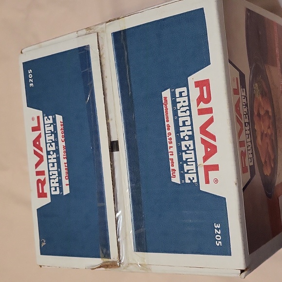 Vintage Unopened 1 Quart Slow Cooker - Picture 2 of 6